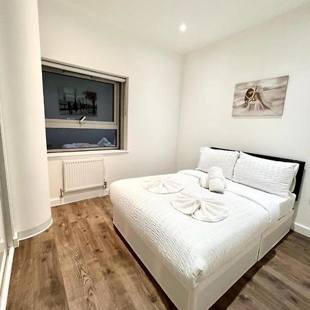 Ferienwohnung Immaculate Flat In West London Borough of Croydon Exterior foto