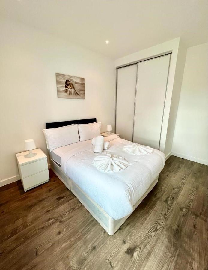 Ferienwohnung Immaculate Flat In West London Borough of Croydon Exterior foto