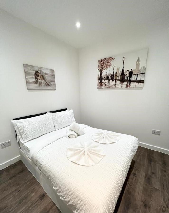 Ferienwohnung Immaculate Flat In West London Borough of Croydon Exterior foto